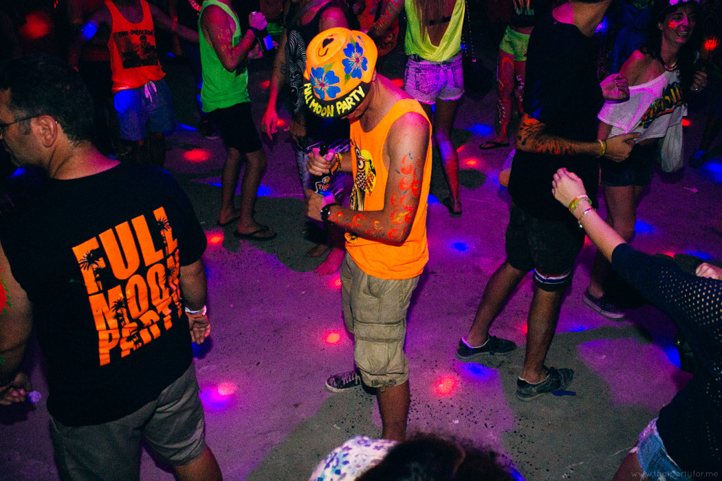 full moon party 15 february 2014: man with hat on full moon party