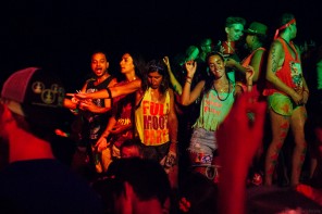 People dancing at Full Moon Party April 2014 Photo 10