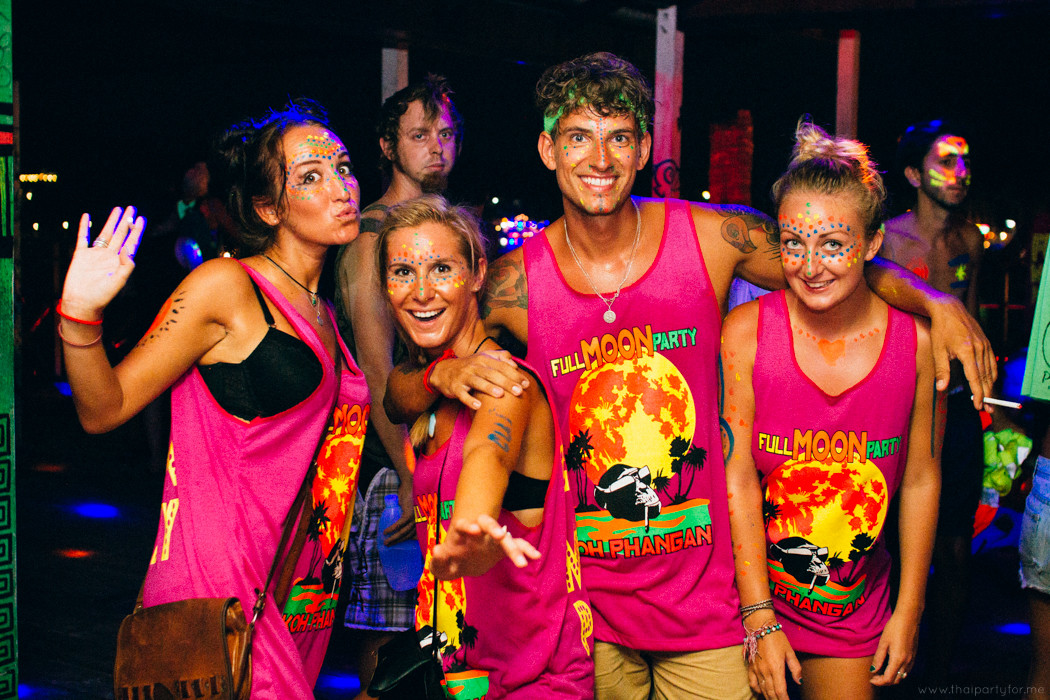 People smiling Full Moon Party May 2014 Photo 15