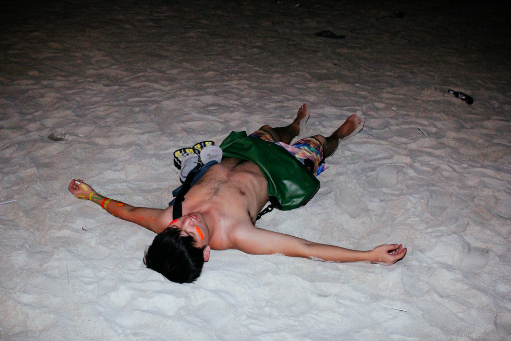 Drunk Guy Full Moon Party June 2014 Photo 7